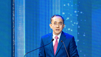 Tỷ phú sàn chứng khoán Việt Nam là ứng viên giáo sư năm 2025