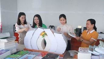 នៅពេលដែលសៀវភៅរីកដុះដាល។