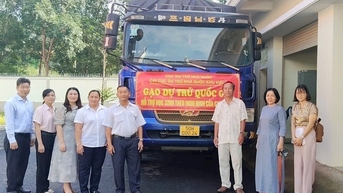 ចែកអង្ករជិត 194 តោន ដល់សិស្សានុសិស្ស Dong Nai