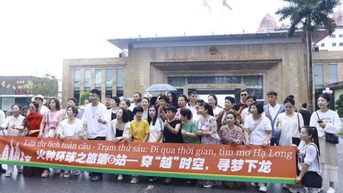 ភ្ញៀវ​ទេសចរ​ចិន​ជិត ១​ពាន់​នាក់​បាន​ចូល​ទៅ​ក្នុង​ប្រទេស​វៀតណាម តាម​ច្រក​ទ្វារ​ព្រំដែន​អន្តរជាតិ Mong Cai។