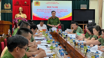 ប៉ូលីសហាណូយពង្រឹងទំនាក់ទំនងជាមួយមូលដ្ឋាន ដោយយកប្រជាជនជាមជ្ឈមណ្ឌលនៃសេវាកម្ម