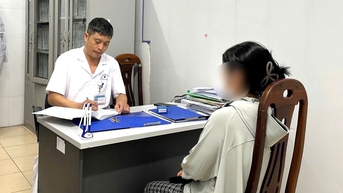 Dự phòng lây truyền HIV từ mẹ sang con. Điều trị đúng cách, con sinh khỏe mạnh