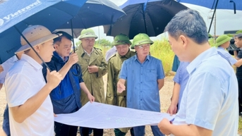 អនុប្រធាន​គណៈកម្មាធិការ​ប្រជាជន​ខេត្ត​ចុះ​ពិនិត្យ​ការដ្ឋាន​សម្រាប់​ការងារ​បោសសម្អាត​ទីតាំង​គម្រោង​សំខាន់ៗ​មួយចំនួន​
