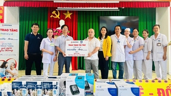 មន្ទីរពេទ្យទូទៅប្រចាំតំបន់ Cam Ranh ទទួលបានសម្ភារៈបរិក្ខារពេទ្យដែលមានតម្លៃជាង 100 លានដុង