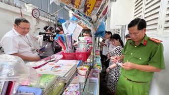 My Thoi Ward ពិនិត្យសុវត្ថិភាពអាហារនៅសាលារៀន