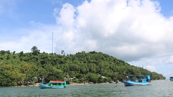 Giữ nguyên để phát triển - Bài 3: Đảo xa, đời gần