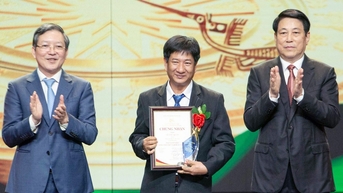 ប្រធាន៖ គោរពកសិករដែលងើបពីទទេ ក្លាយជាមហាសេដ្ឋី