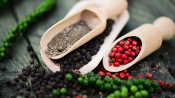 Cà phê nhích tăng, hồ tiêu giảm mạnh đến 3.000 đồng/kg