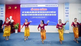 Truyền dạy nghệ thuật Khmer và Hoa cho hơn 100 học viên