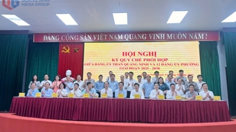 ចុះហត្ថលេខាលើបទប្បញ្ញត្តិសម្របសម្រួលរវាងគណៈកម្មាធិការបក្សធ្យូងថ្ម Quang Ninh និងគណៈកម្មាធិការបក្សសង្កាត់ទាំង១២
