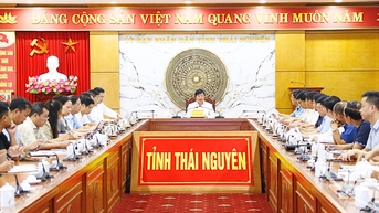 ពិនិត្យមើលវឌ្ឍនភាព និងជំរុញគម្រោងសំខាន់ៗ