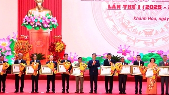 Khánh Hòa: Tôn vinh những 'lá cờ đầu' trong phong trào thi đua yêu nước