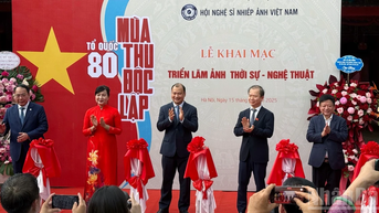 Khai mạc Triển lãm ảnh thời sự-nghệ thuật "Tổ quốc - 80 mùa thu Độc lập"
