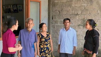 Những nữ đảng viên “giữ lửa” giữa đại ngàn Bài 3: Nắm lá thuốc của mẹ Thanh