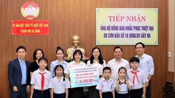 Ủy ban MTTQ Việt Nam thành phố Đà Nẵng tiếp nhận hơn 7 tỷ đồng ủng hộ đồng bào bị thiệt hại do bão số 10