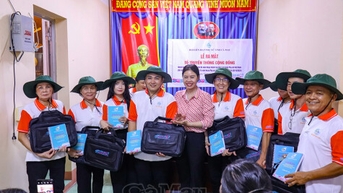 បើកដំណើរការក្រុមប្រព័ន្ធផ្សព្វផ្សាយសហគមន៍នៅសង្កាត់ An Xuyen
