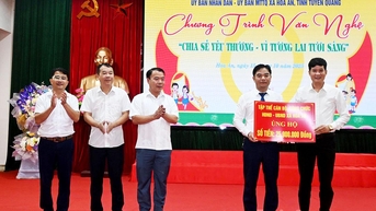 Hoà An quyên góp 350 triệu đồng xây trường học và chuyển đổi số
