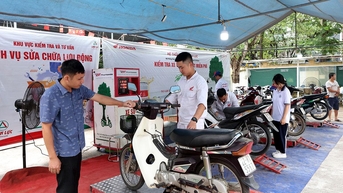 Honda Linh Luc ប្តូរប្រេងរថយន្តដោយឥតគិតថ្លៃសម្រាប់អតិថិជនជាង 300 នាក់។
