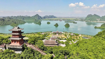 Đánh golf ở Sân Thiên Đường Legend Valley Country Club, ghé thăm chùa Tam Chúc