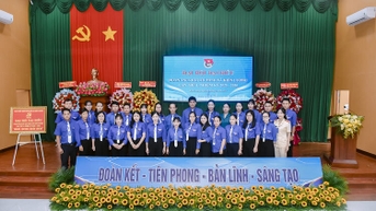 មហាសន្និបាតលើកទី១ គណៈប្រតិភូសហភាពយុវជនកុម្មុយនិស្តហូជីមិញ ឃុំ Kien Luong