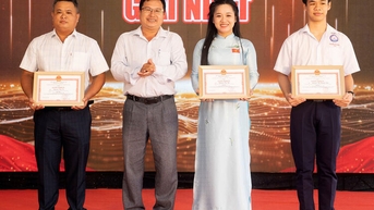 បេក្ខនារី Nguyen Van Tu ទទួលបានជ័យលាភីលេខ១ ក្នុងការប្រកួតស្វែងយល់អំពីស្រុកកំណើត An Giang។