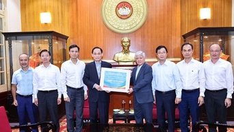 MTTQ Việt Nam tiếp nhận 12 tỷ đồng từ Bộ Ngoại giao và cộng đồng người Việt Nam ở nước ngoài ủng hộ đồng bào bị ảnh hưởng bởi bão lũ
