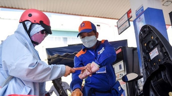 តម្លៃ​សាំង RON95 ឡើង​ជិត ២​ម៉ឺន​ដុង​ក្នុង​មួយ​លីត្រ