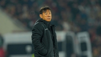 HLV Shin Tae-yong phủ nhận trở lại Indonesia giữa hỗn loạn,  HLV Kluivert được đền bù 'khủng'