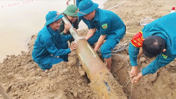 응에안은 300kg 이상의 폭탄을 성공적으로 폭발시켰습니다.