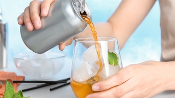 Uống nước tăng lực chống buồn ngủ như ‘cơm bữa’, người đàn ông nhận cảnh báo từ bác sĩ