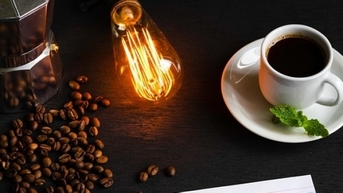 ការបន្ថែមម្សៅរមៀត cinnamon និងកម្រិតជាតិស្ករទៅក្នុងកាហ្វេពេលព្រឹករបស់អ្នក បង្កើនប្រសិទ្ធភាពប្រឆាំងនឹងការរលាក និងបន្ថយដំណើរការនៃភាពចាស់។