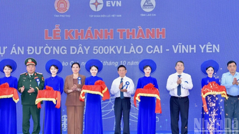 ឧបនាយករដ្ឋមន្ត្រី Ho Duc Phoc បានចូលរួមពិធីសម្ពោធគម្រោងខ្សែបញ្ជូន ឡាវ Cai-Vinh Yen 500kV។