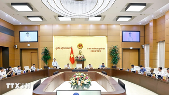 Ủy ban Thường vụ Quốc hội thông qua Nghị quyết điều chỉnh mức giảm trừ gia cảnh