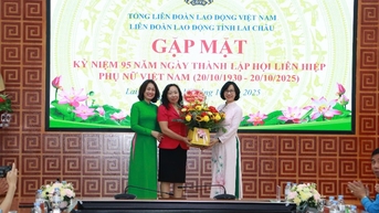 Gặp mặt nhân dịp kỷ niệm 95 năm Ngày thành lập Hội Liên hiệp Phụ nữ Việt Nam (20/10/1930 - 20/10/2025)