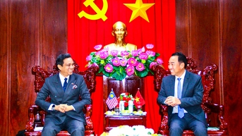 អគ្គកុងស៊ុលម៉ាឡេស៊ីប្រចាំទីក្រុងហូជីមិញ បានចូលជួបសម្តែងការគួរសមជាមួយថ្នាក់ដឹកនាំខេត្ត