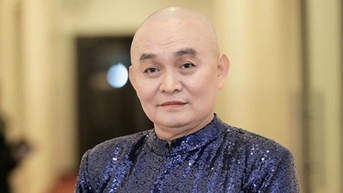 Truong Ngoc Anh은 낯선 남자와 친밀해지고 Xuan Hinh은 65세의 나이에 여유롭게 지내고 있습니다.