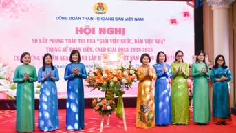 សហជីពឧស្សាហកម្មធ្យូងថ្ម និងរ៉ែវៀតណាមសង្ខេបអំពីចលនាត្រាប់តាម "ល្អក្នុងការងារសាធារណៈ - ល្អក្នុងការងារផ្ទះ"