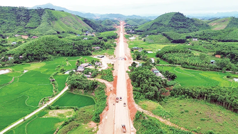 ការដ្ឋានសាងសង់ផ្លូវល្បឿនលឿន Tuyen Quang-Ha Giang