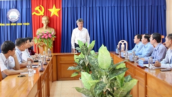ក្រុមប្រឹក្សាមហាវិទ្យាល័យ Binh Thuan ជួបប្រជុំពិភាក្សាយុទ្ធសាស្ត្រអភិវឌ្ឍន៍សាលារៀន