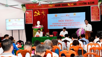 Tăng cường gắn kết nhà trường - doanh nghiệp trong đào tạo nhân lực chất lượng cao