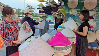Quảng bá sản phẩm OCOP, làng nghề xã Thạch Thất