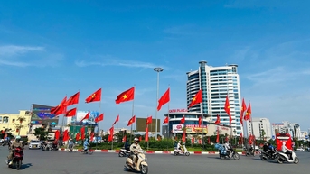 Hai Phong ស្វាគមន៍ខ្យល់មូសុងឦសាន