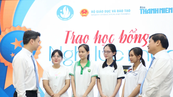 បងប្អូនស្រីពីរនាក់បន្តសុបិនចង់ចូលសាកលវិទ្យាល័យ