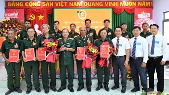 សមាគមអតីតយុទ្ធជនឃុំ Binh Giang ខិតខំគ្មានគ្រួសារសមាជិកថ្មីក្រីក្រ។