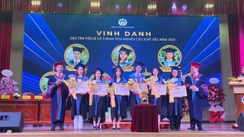 សាកលវិទ្យាល័យសេដ្ឋកិច្ចជាតិបានបើក និងផ្តល់សញ្ញាបត្រដល់បណ្ឌិតថ្មីចំនួន ៦៦ នាក់។
