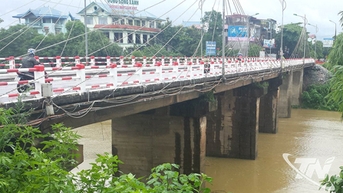ហាម​រថយន្ត​ធ្វើ​ចរាចរ​លើ​ស្ពាន Gia Bay ជា​បណ្ដោះអាសន្ន