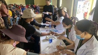 មន្ទីរពេទ្យ​បង្អែក​ខេត្ត​លេខ​១ ចុះ​ពិនិត្យ និង​ផ្តល់​ថ្នាំ​ព្យាបាល​ដោយ​មិន​គិត​ថ្លៃ​ជូន​ប្រជាពលរដ្ឋ​ឃុំ​ក្រាំងប៊ុក