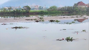 浚渫を待つダド川