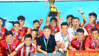 ក្លឹបប៉ូលីសទីក្រុងហូជីមិញបានឈ្នះការប្រកួតបាល់ទាត់ដ៏ធំបំផុត 11-a-side ក្នុងប្រទេសវៀតណាម