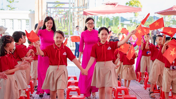 Nữ nhà giáo thời 4.0 trọn chữ 'nghề', vẹn chữ 'nhà'